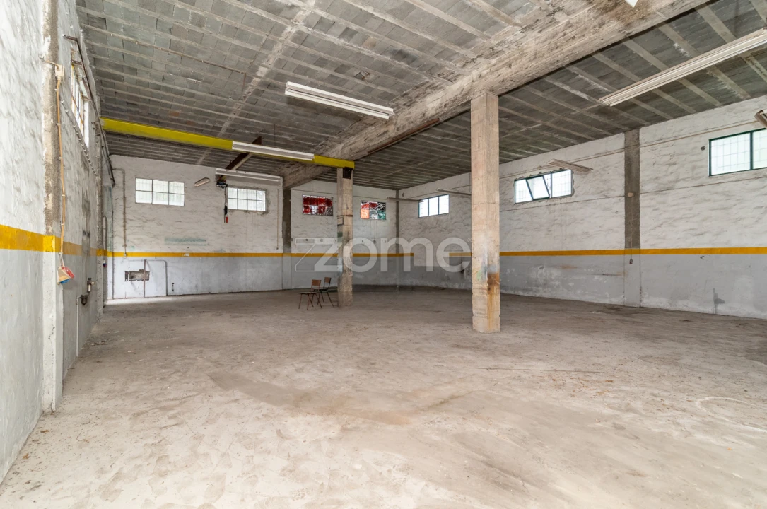 Terreno Comércio / Armazém para Venda em Tavarede Foto 4