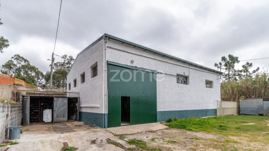 Terreno Comércio / Armazém para Venda em Tavarede