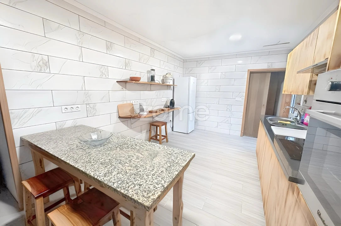 Moradia T8 para Venda em Almagreira Foto 3