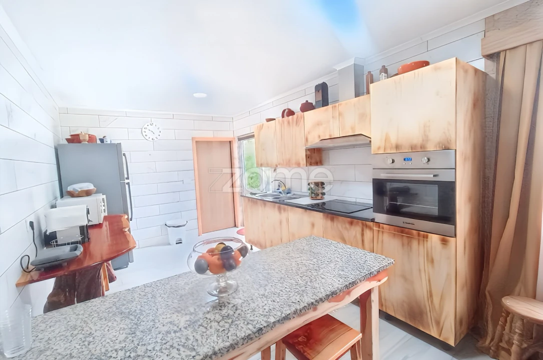 Moradia T8 para Venda em Almagreira Foto 4