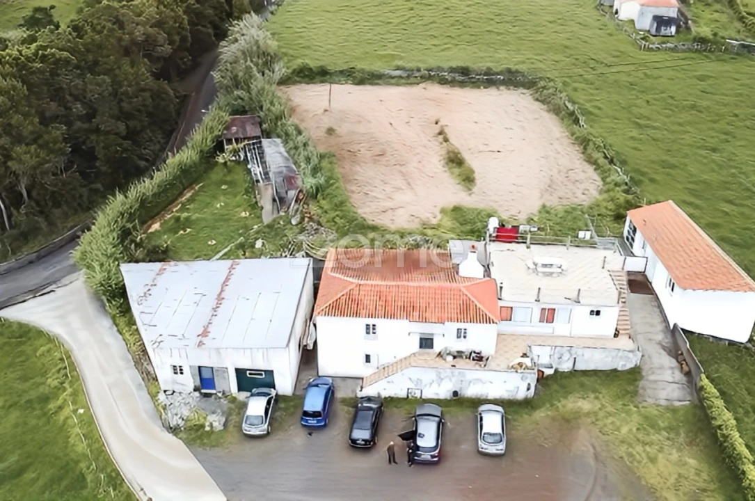 Moradia T8 para Venda em Almagreira Foto 13