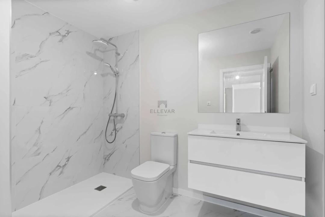 Apartamento T1 para Venda em São Martinho Foto 8