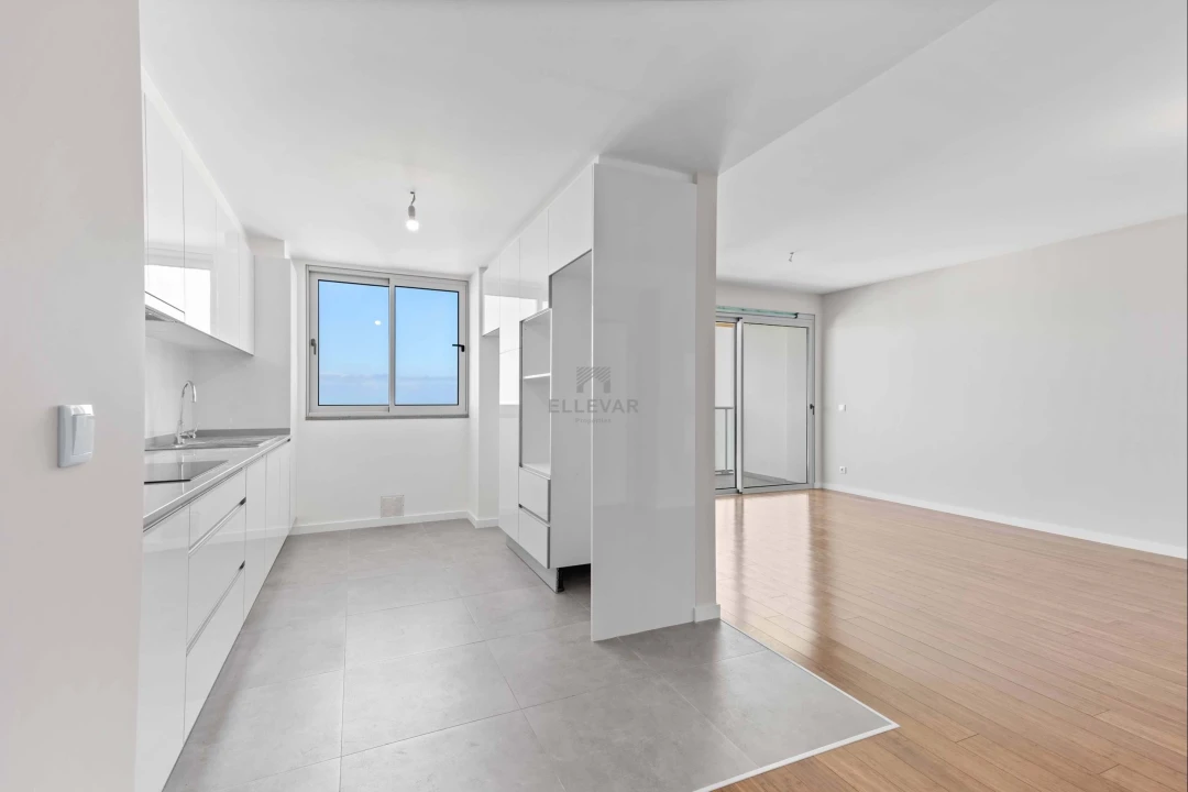 Apartamento T1 para Venda em São Martinho Foto 6