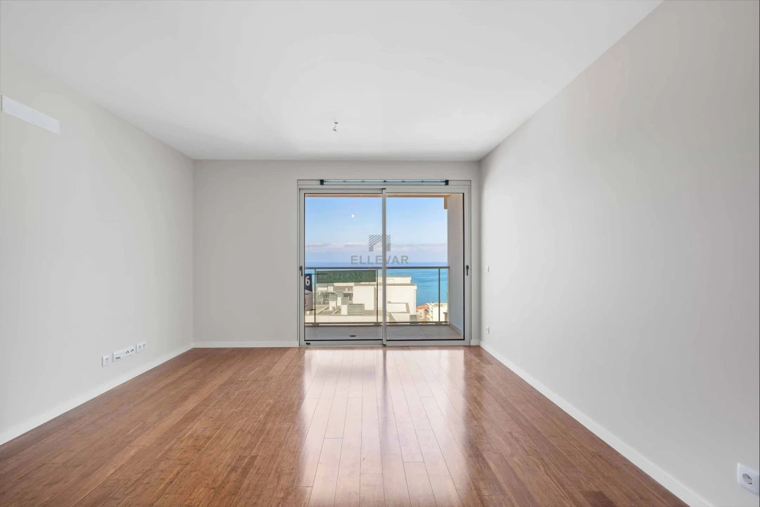 Apartamento T1 para Venda em São Martinho Foto 12