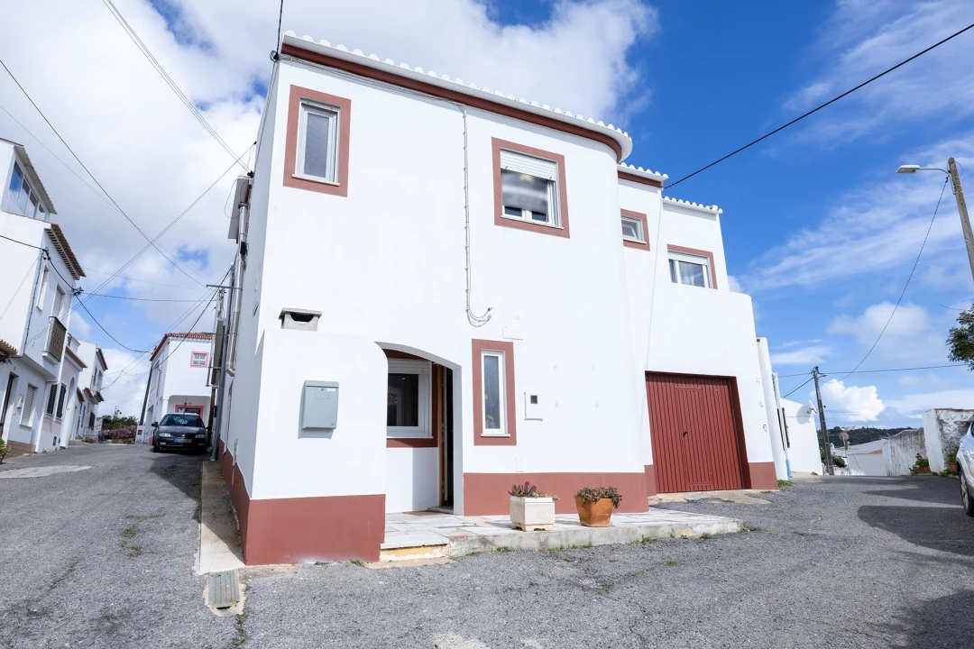 Moradia T3 para Venda em Lagos (São Sebastião e Santa Maria) Foto 2