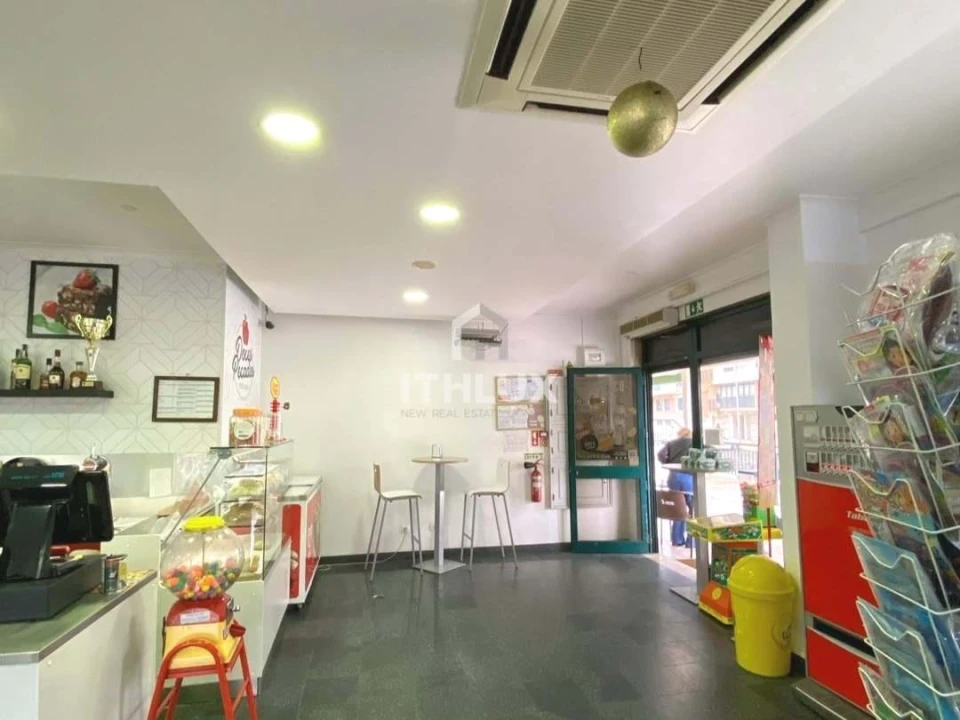 Negócio para Venda em Massamá e Monte Abraão Foto 3