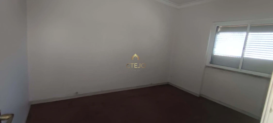 Moradia T5 para Venda em Camarate, Unhos e Apelação Foto 37