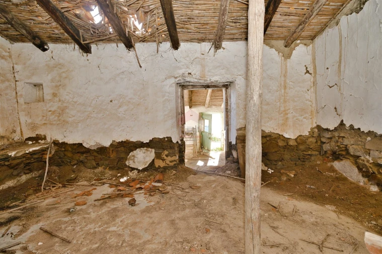 Moradia T0 para Venda em Martim Longo Foto 7