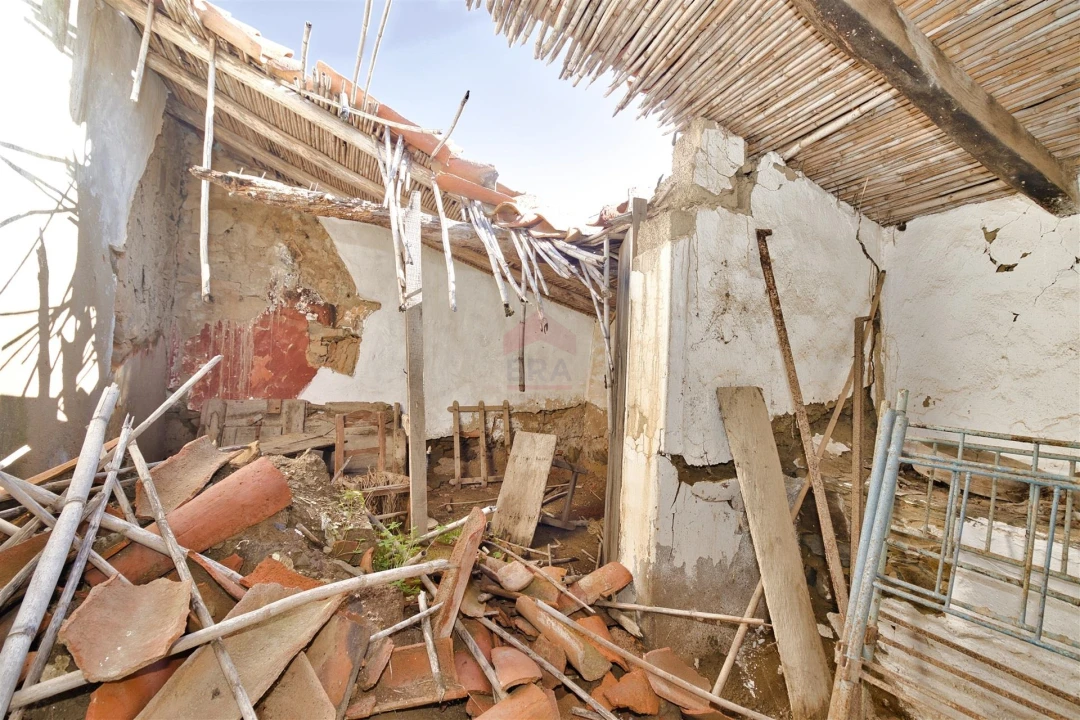 Moradia T0 para Venda em Martim Longo Foto 5