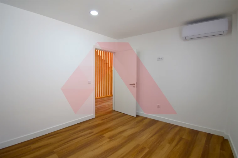 Moradia T3 para Venda em Oliveira do Hospital e São Paio de Gramaços Foto 9