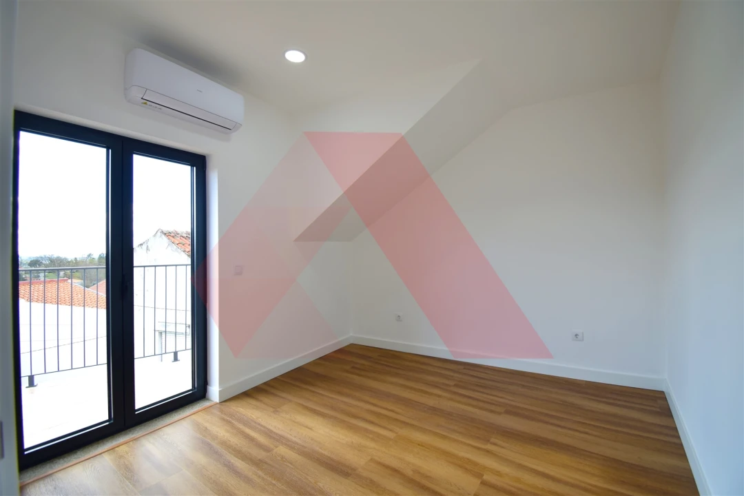 Moradia T3 para Venda em Oliveira do Hospital e São Paio de Gramaços Foto 14