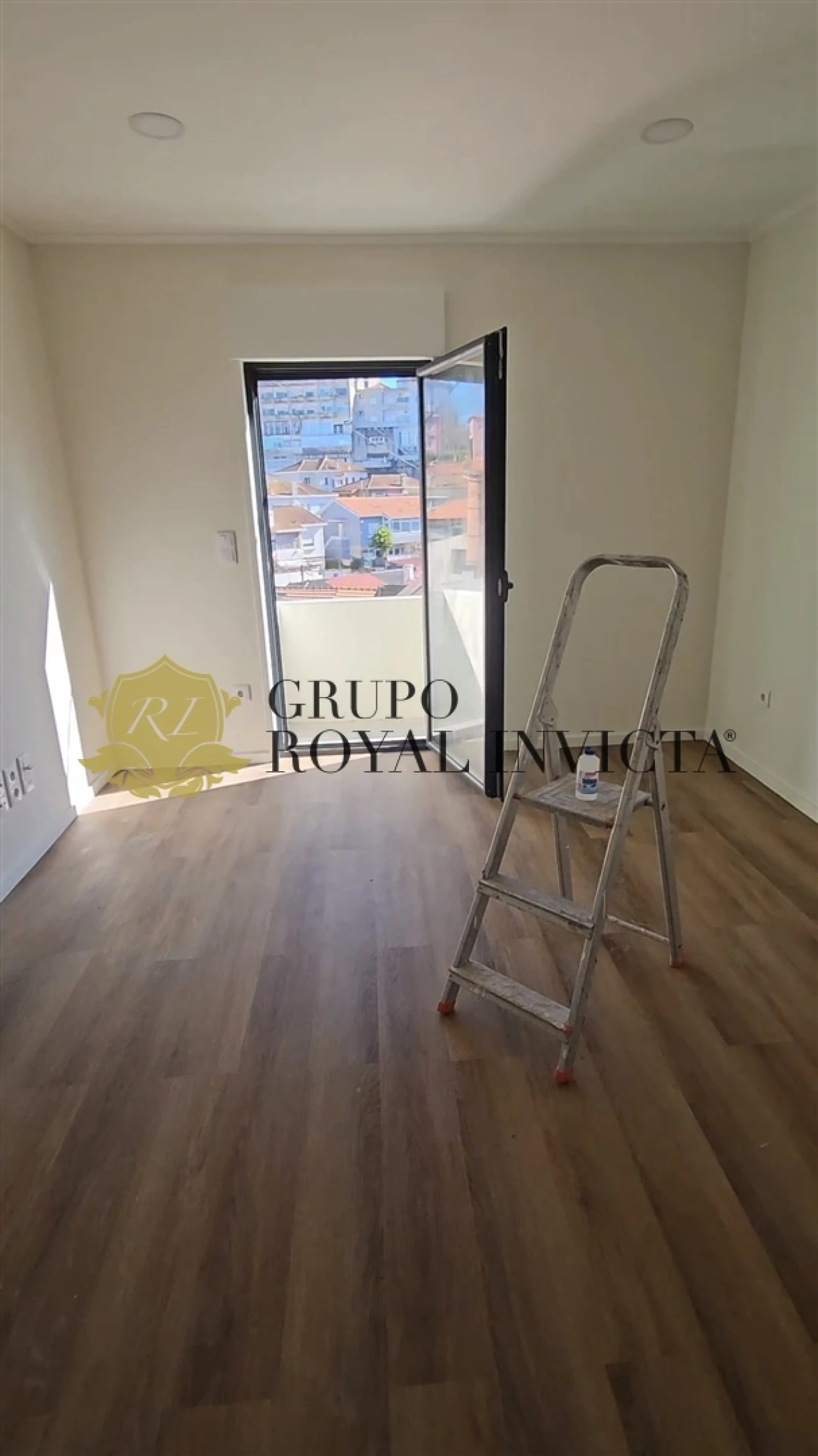 Moradia T2 para Venda em Santa Marinha e São Pedro da Afurada Foto 4