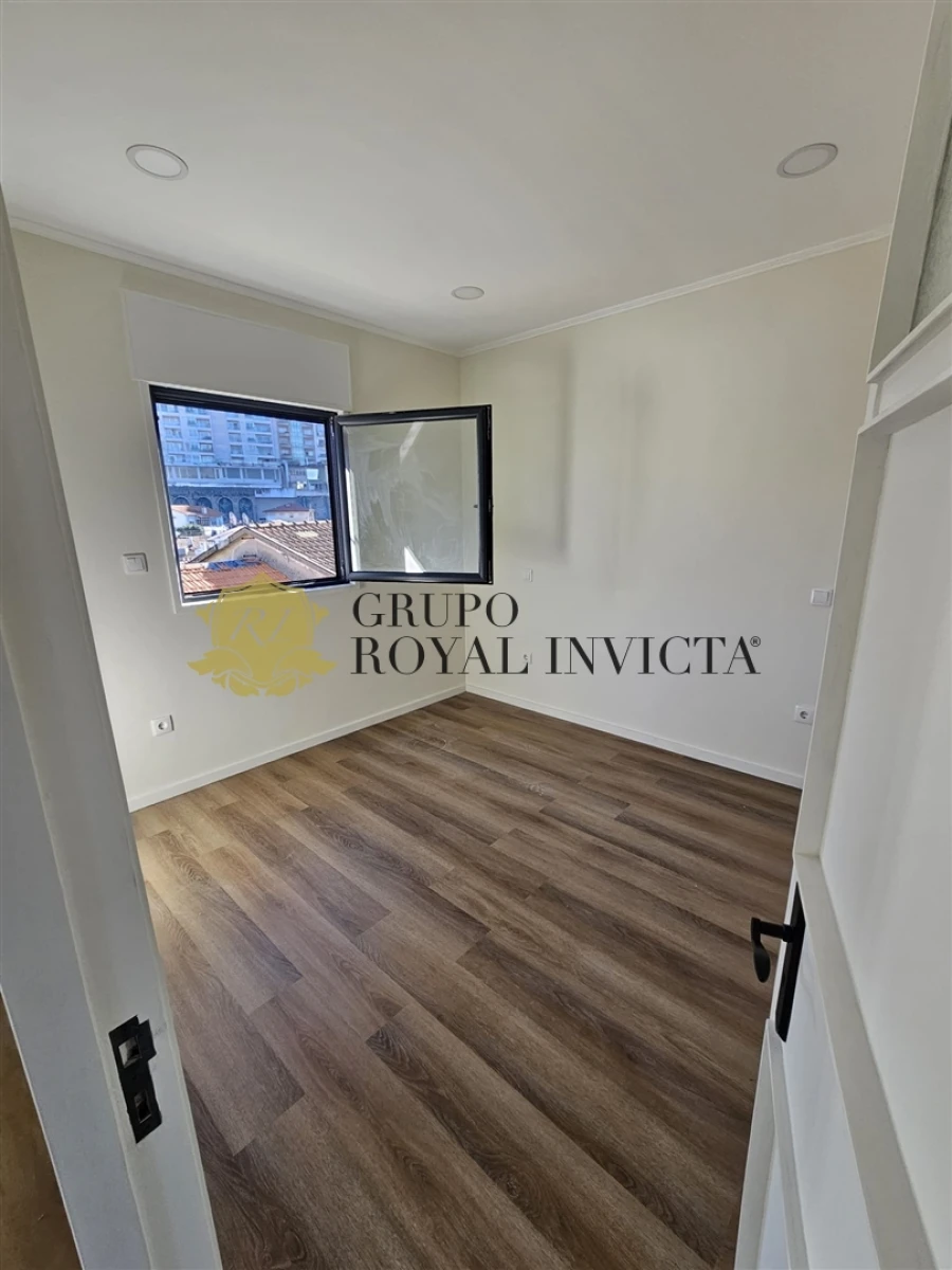 Moradia T2 para Venda em Santa Marinha e São Pedro da Afurada Foto 5