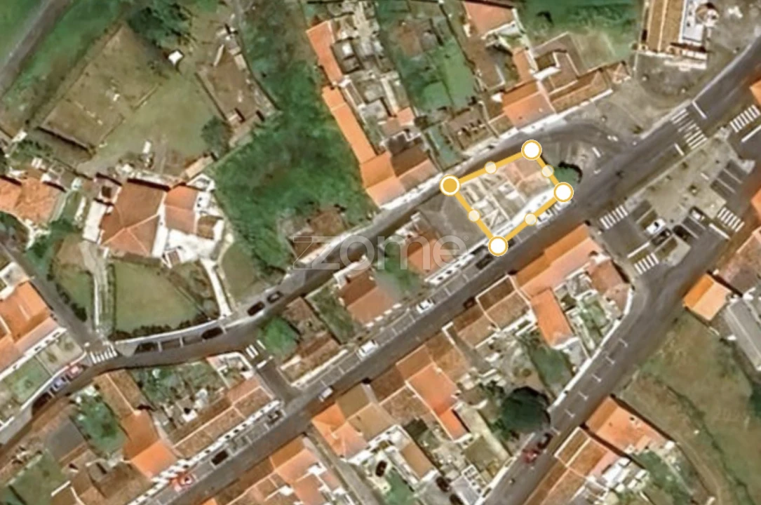 Moradia T4 para Venda em Vila do Porto Foto 16