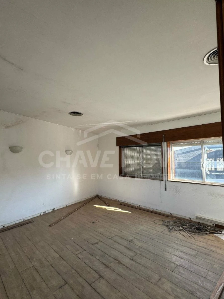 Armazém para Arrendamento em Ramalde Foto 17