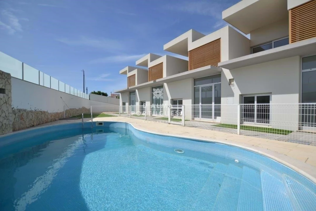 Moradia T2 para Venda em Albufeira e Olhos de Água Foto 1