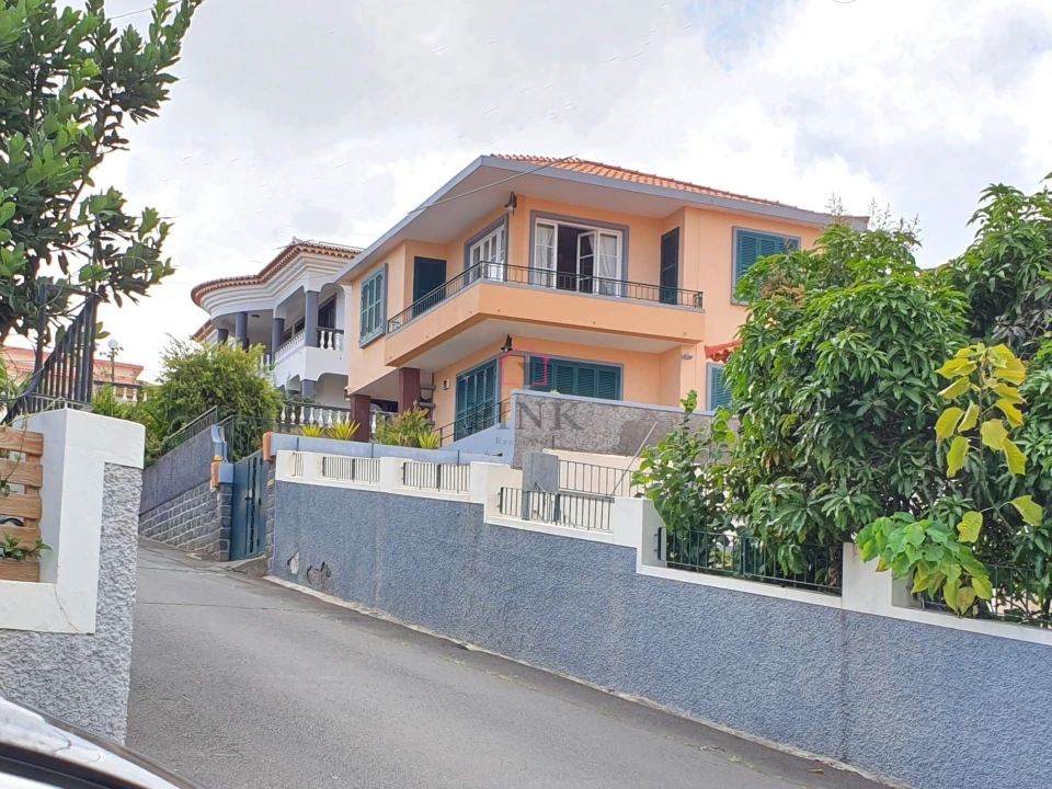 Moradia T5 para Venda em São Martinho Foto 1