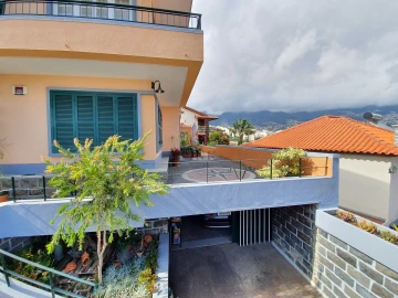 Moradia T5 para Venda em São Martinho