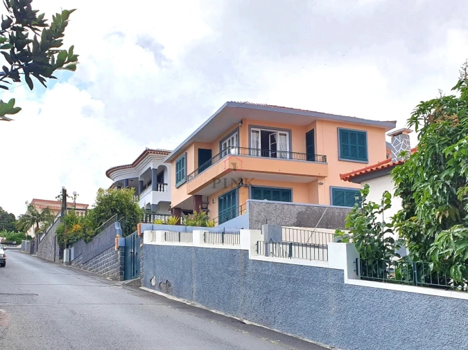 Moradia T5 para Venda em São Martinho Foto 2