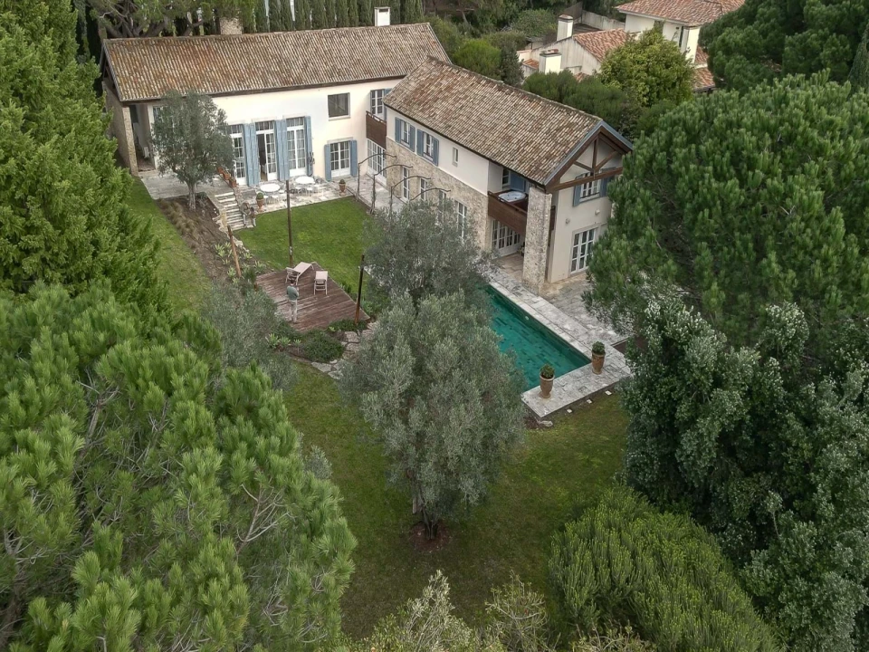 Moradia T5 para Arrendamento em Alcabideche Foto 1