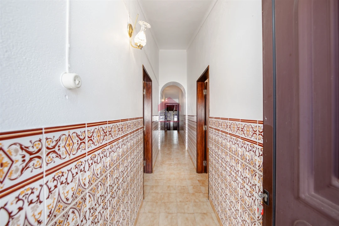 Moradia T5 para Venda em Alcaria Ruiva Foto 11