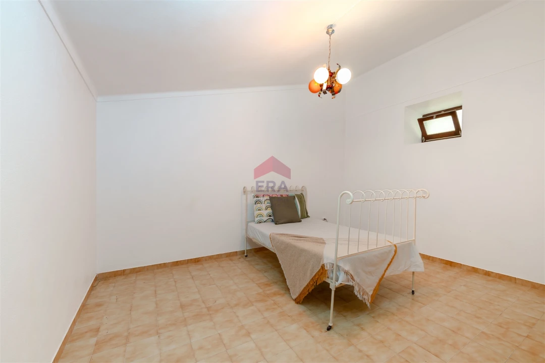 Moradia T5 para Venda em Alcaria Ruiva Foto 15