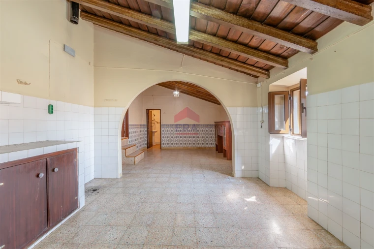 Moradia T5 para Venda em Alcaria Ruiva Foto 9