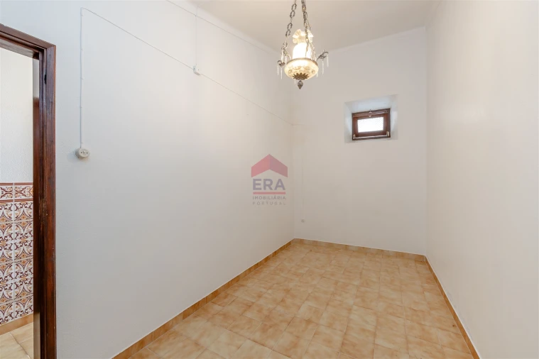 Moradia T5 para Venda em Alcaria Ruiva Foto 16