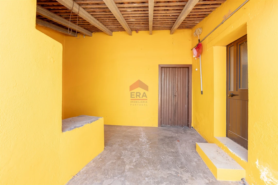 Moradia T5 para Venda em Alcaria Ruiva Foto 18