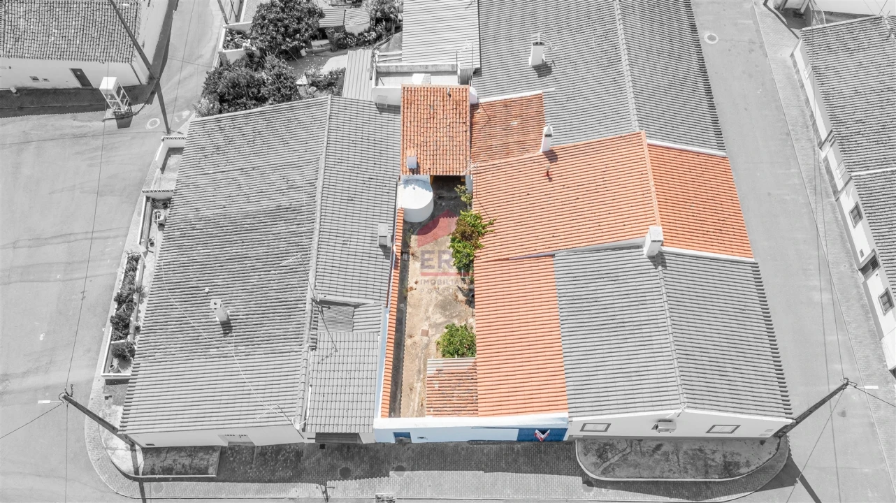 Moradia T5 para Venda em Alcaria Ruiva Foto 22