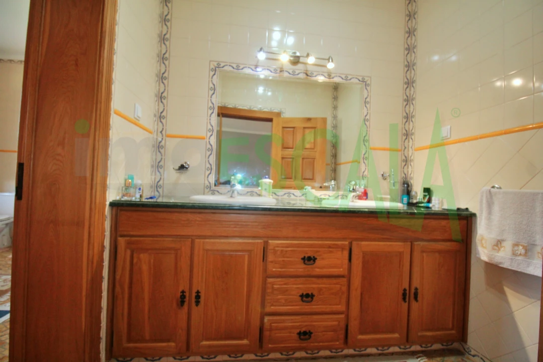 Moradia T4 para Venda em Fazendas de Almeirim Foto 25