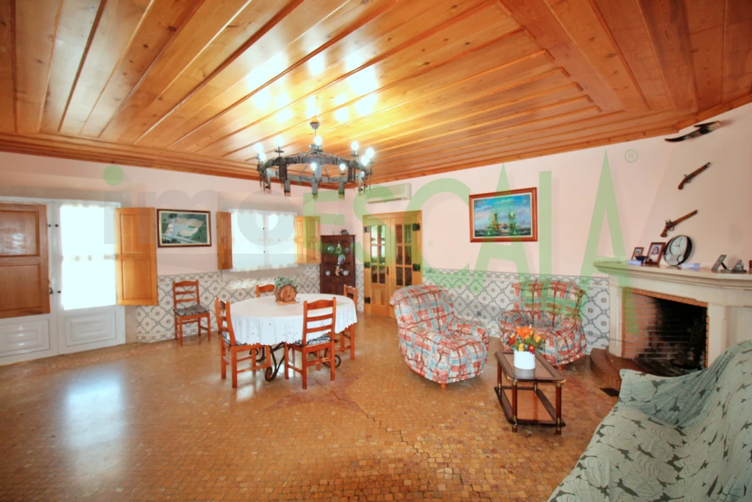 Moradia T4 para Venda em Fazendas de Almeirim Foto 9