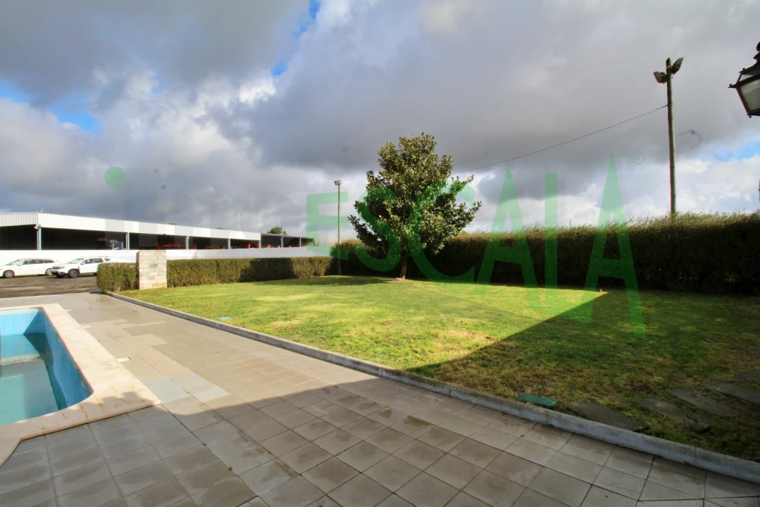 Moradia T4 para Venda em Fazendas de Almeirim Foto 50