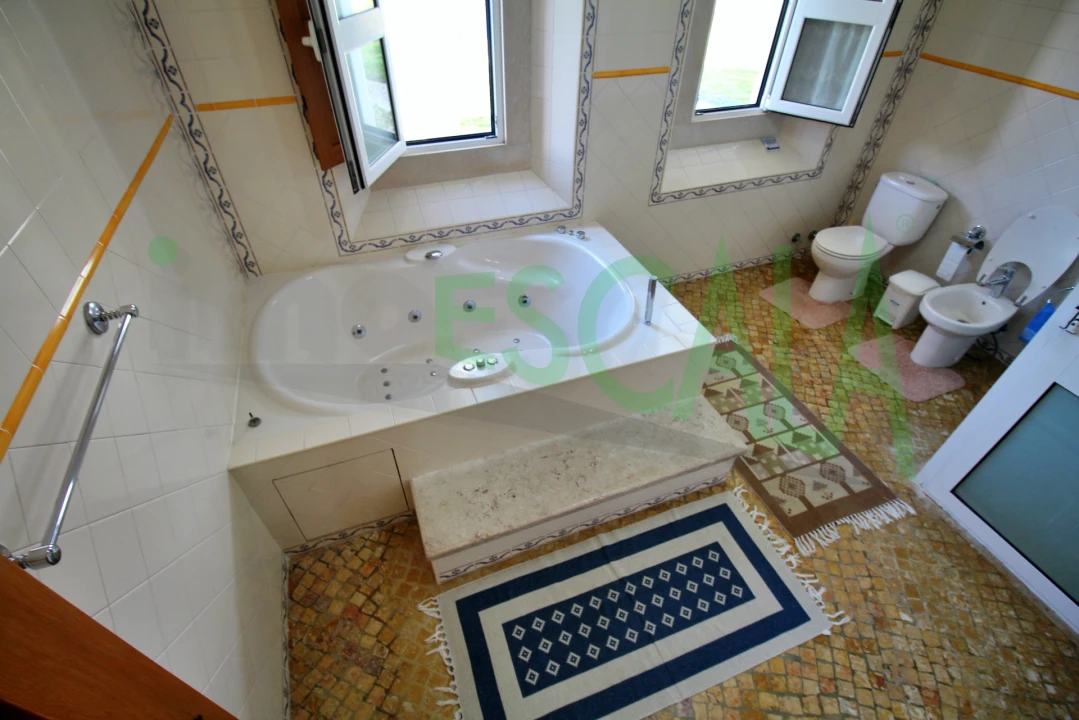 Moradia T4 para Venda em Fazendas de Almeirim Foto 27