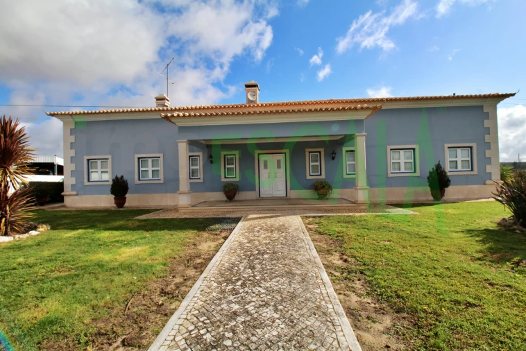 Moradia T4 para Venda em Fazendas de Almeirim Foto 5