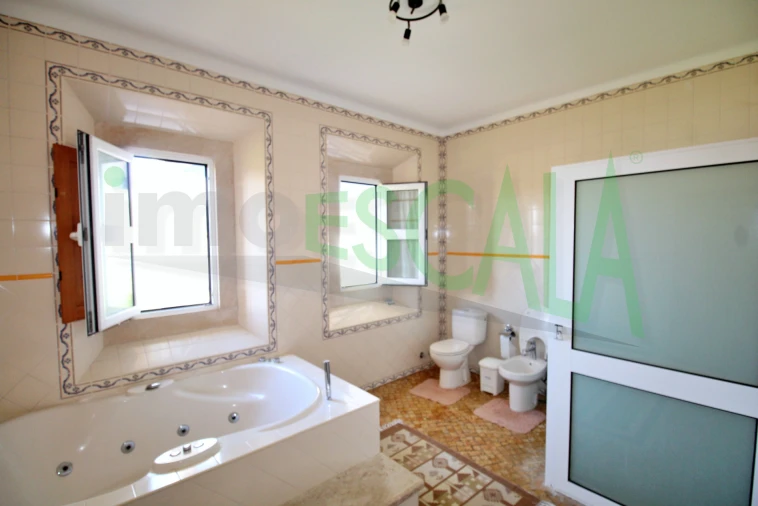 Moradia T4 para Venda em Fazendas de Almeirim Foto 26