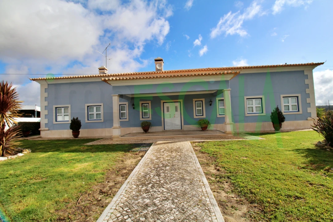 Moradia T4 para Venda em Fazendas de Almeirim Foto 38