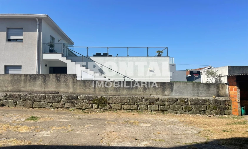 Terreno para Venda em Oliveira do Douro Foto 8