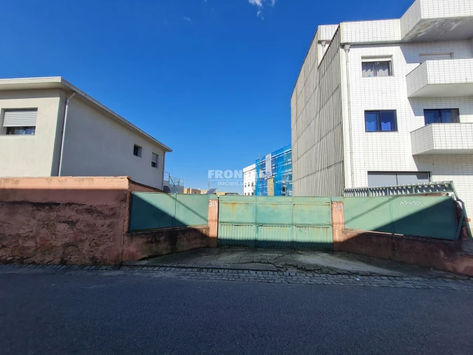 Terreno para Venda em Oliveira do Douro Foto 2