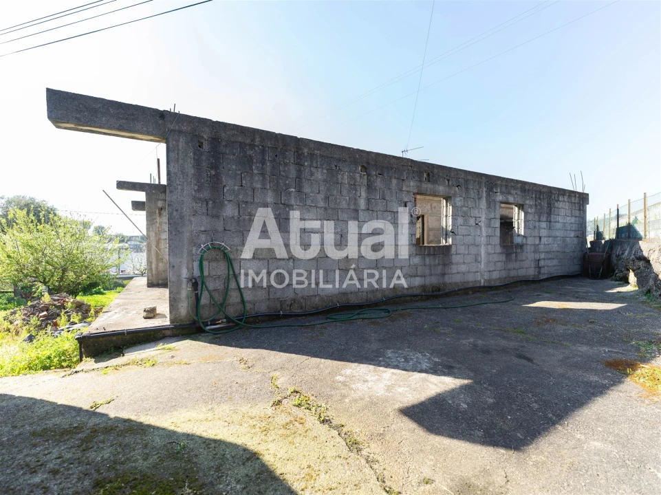 Moradia T3 para Venda em Vilarinho Foto 26