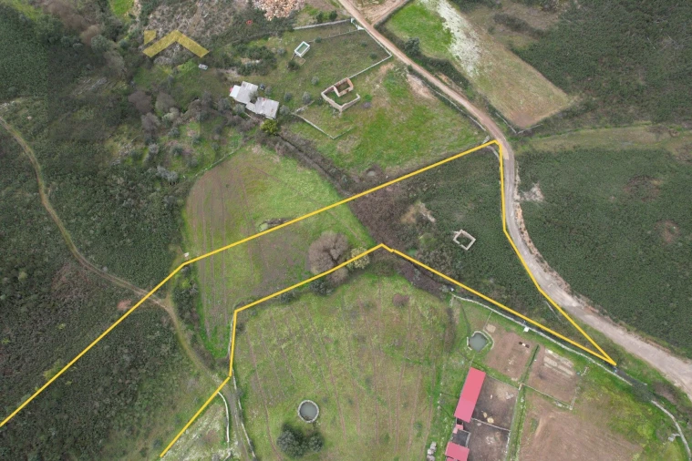 Quinta T0 para Venda em Freixial e Juncal do Campo Foto 1