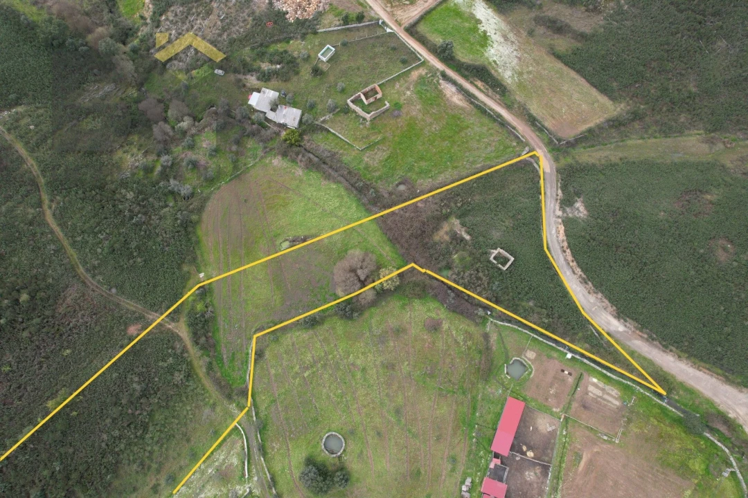 Quinta T0 para Venda em Freixial e Juncal do Campo Foto 1