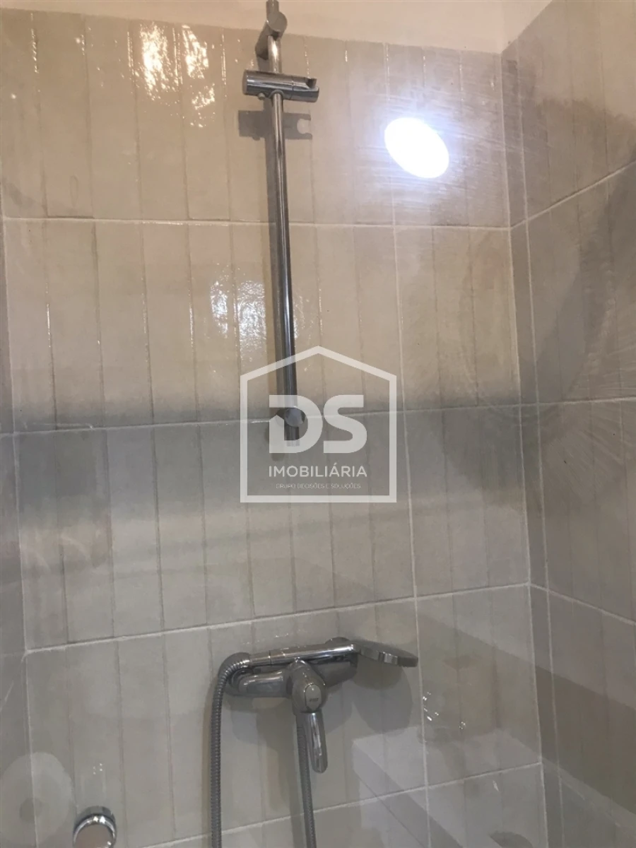 Prédio para Venda em Colares Foto 76