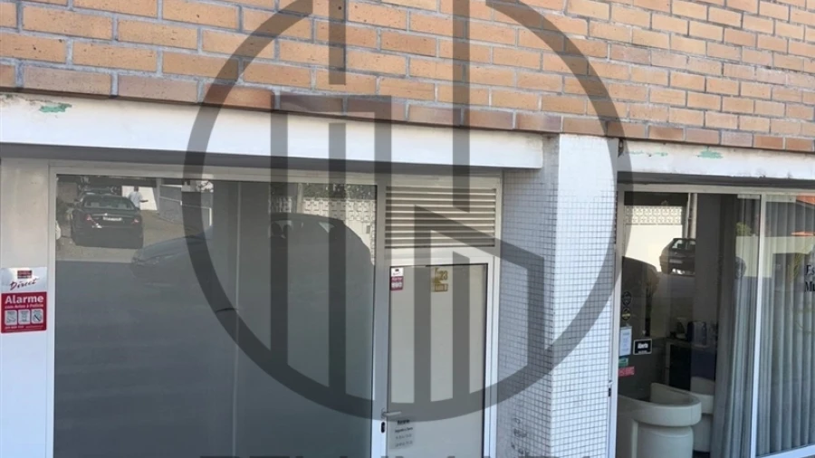 Loja para Arrendamento em Lousado