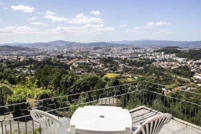 Moradia T9 para Venda em Nogueiró e Tenões