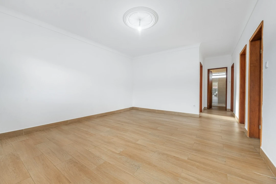 Moradia T7 para Venda em Brito Foto 19