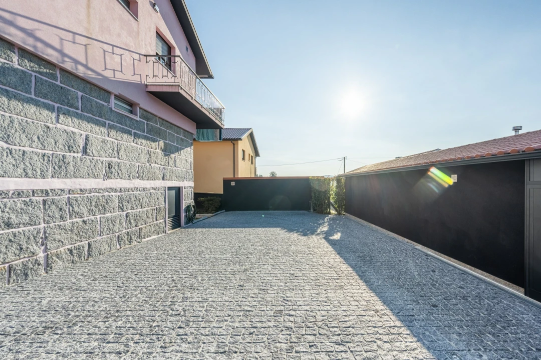 Moradia T7 para Venda em Brito Foto 7