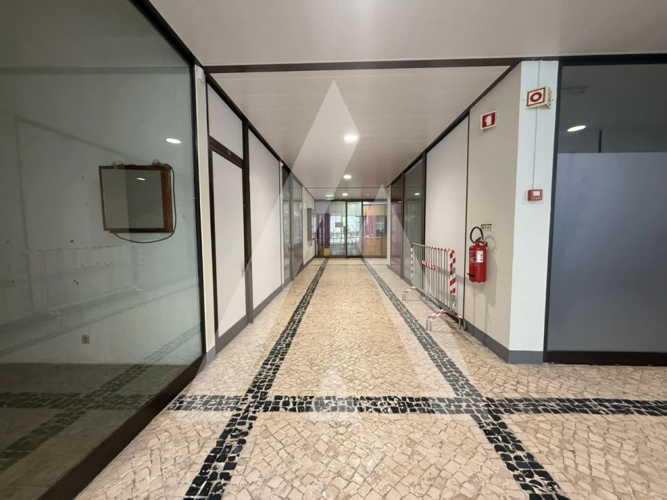 Loja para Venda em Leiria, Pousos, Barreira e Cortes Foto 9