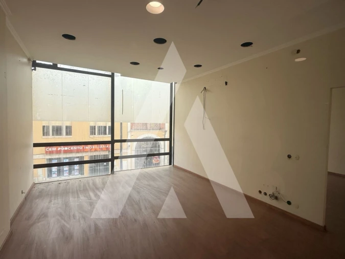 Loja para Venda em Leiria, Pousos, Barreira e Cortes