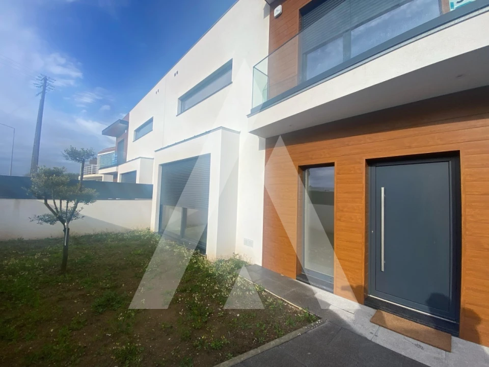 Moradia T4 para Venda em Aradas Foto 5